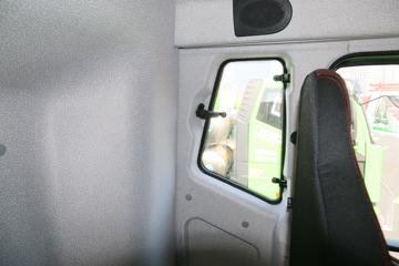 һ����� ��J6P�ؿ� 440���� 6X4 5.6��LNG������ж��(����)(CA3250P66M25L1T1E6)ͼƬ