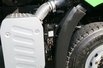 һ����� ��J6P�ؿ� 440���� 6X4 5.6��LNG������ж��(����)(CA3250P66M25L1T1E6)ͼƬ