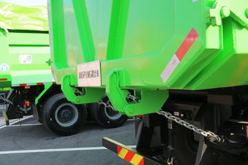 һ����� ��J6P�ؿ� 440���� 6X4 5.6��LNG������ж��(����)(CA3250P66M25L1T1E6)ͼƬ