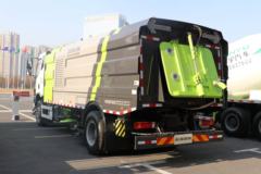 一汽解放 J6L 220马力 4X2 扫路车(中联牌)(法士特)(ZBH5180TXSCAE6)