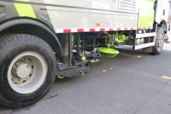 一汽解放 J6L 220马力 4X2 扫路车(中联牌)(法士特)(ZBH5180TXSCAE6)