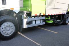 一汽解放 J6L 220马力 4X2 扫路车(中联牌)(法士特)(ZBH5180TXSCAE6)