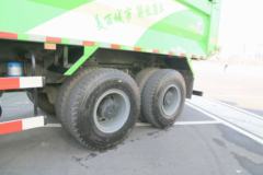 一汽解放 新J6P重卡 440马力 8X4 5.6米LNG渣土自卸车(国六)(CA3310P66M25L1T4E6)