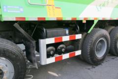 一汽解放 新J6P重卡 440马力 8X4 5.6米LNG渣土自卸车(国六)(CA3310P66M25L1T4E6)