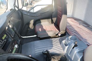 һ����� J6L �������� 320���� 8X4 8�����������賵(290����)(CA5310GJBP62K2T4E5)ͼƬ