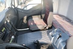 一汽解放 J6L 轻量化版 320马力 8X4 8方混凝土搅拌车(290后桥)(CA5310GJBP62K2T4E5)