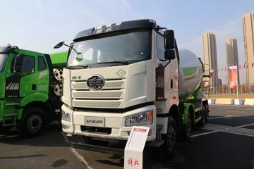 一汽解放 J6L 轻量化版 320马力 8X4 8方混凝土搅拌车(290后桥)(CA5310GJBP62K2T4E5)