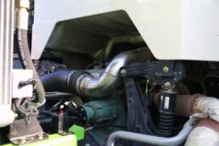 一汽解放 J6L 轻量化版 320马力 8X4 8方混凝土搅拌车(290后桥)(CA5310GJBP62K2T4E5)