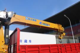 解放J6P 随车吊上装图片