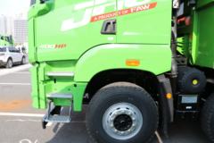 青岛解放 JH6重卡 400马力 8X4 5.8米自卸车(国六)