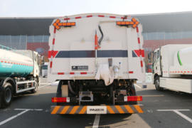 一汽解放底盘&nbsp;扫路车外观图片