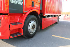解放 J6L 4X2 18T 7.7米排半纯电动翼开启厢式物流车(CA5180XYKP62L5BEV)218kWh