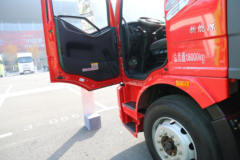 解放 J6L 4X2 18T 7.7米排半纯电动翼开启厢式物流车(CA5180XYKP62L5BEV)218kWh