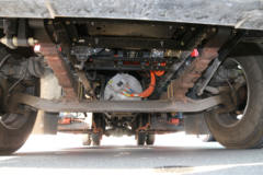 解放 J6L 4X2 18T 7.7米排半纯电动翼开启厢式物流车(CA5180XYKP62L5BEV)218kWh