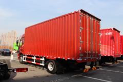 一汽解放 新J6L中卡 寒区版 240马力 4X2 6.8米厢式载货车(国六b)(CA5180XXYP62K1L4E6)