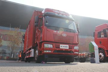一汽解放 新J6L中卡 寒区版 240马力 4X2 6.8米厢式载货车(国六b)(CA5180XXYP62K1L4E6)