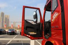 一汽解放 新J6L中卡 寒区版 240马力 4X2 6.8米厢式载货车(国六b)(CA5180XXYP62K1L4E6)