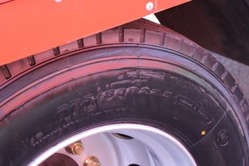 一汽解放 新J6L中卡 寒区版 240马力 4X2 6.8米厢式载货车(国六b)(CA5180XXYP62K1L4E6)图片