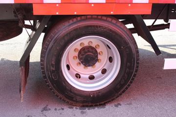 一汽解放 新J6L中卡 寒区版 240马力 4X2 6.8米厢式载货车(国六b)(CA5180XXYP62K1L4E6)图片
