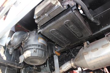 一汽解放 新J6L中卡 寒区版 240马力 4X2 6.8米厢式载货车(国六b)(CA5180XXYP62K1L4E6)图片