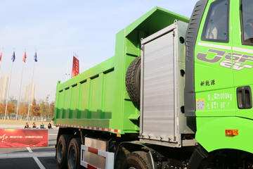 һ����� J6P 8X4 5.6���Ű봿�綯��ж(CA3310P66N142L4T4BEV)422.87kWhͼƬ