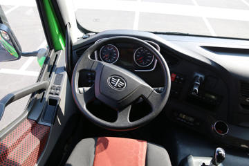 һ����� J6P 8X4 5.6���Ű봿�綯��ж(CA3310P66N142L4T4BEV)422.87kWhͼƬ