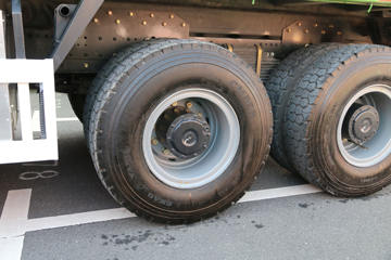 һ����� J6P 8X4 5.6���Ű봿�綯��ж(CA3310P66N142L4T4BEV)422.87kWhͼƬ