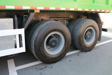 һ����� J6P 8X4 5.6���Ű봿�綯��ж(CA3310P66N142L4T4BEV)422.87kWhͼƬ