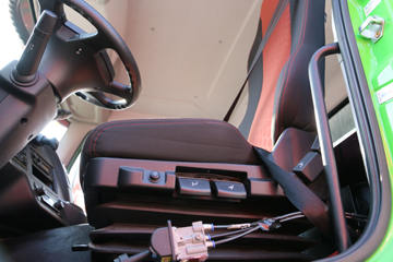 һ����� J6P 8X4 5.6���Ű봿�綯��ж(CA3310P66N142L4T4BEV)422.87kWhͼƬ