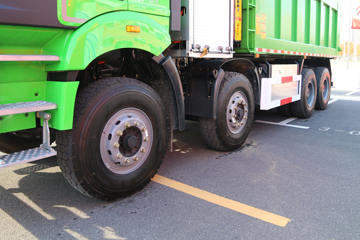 һ����� J6P 8X4 5.6���Ű봿�綯��ж(CA3310P66N142L4T4BEV)422.87kWhͼƬ