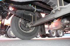 一汽解放 J6L重卡 质惠版 260马力 6X2 9.7米厢式载货车(国六b)(CA5250XXYP62K1L5T3E6)
