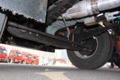 一汽解放 J6L重卡 质惠版 260马力 6X2 9.7米厢式载货车(国六b)(CA5250XXYP62K1L5T3E6)
