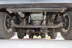 一汽解放 J6L重卡 质惠版 260马力 6X2 9.7米厢式载货车(国六b)(CA5250XXYP62K1L5T3E6)