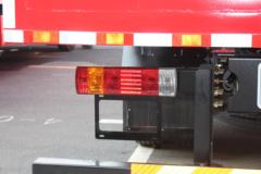 一汽解放 J6L重卡 质惠版 260马力 6X2 9.7米厢式载货车(国六b)(CA5250XXYP62K1L5T3E6)