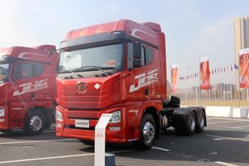 青岛解放 JH6重卡 460马力 6X4 双燃料牵引车(国六)(CA4250P25F1T1E6A80)