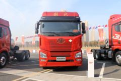 青岛解放 JH6重卡 领航版 440马力 6X4 LNG牵引车(国六)(CA4250P25K2T1NE6A80)
