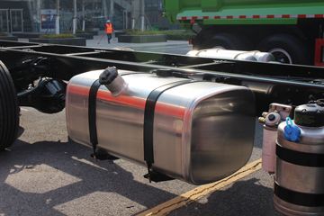 �ൺ��� ��VH 2.0�� 240���� 4X2 6.65�ײ�դʽ�ػ���(CA5189CCYPK2L2E5A80)ͼƬ