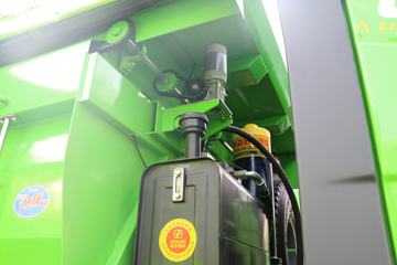 һ����� ��J6P�ؿ� 2020�� 390���� 6X4 5.6����ж��(CA3250P66K2L1T1AE5)ͼƬ