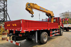 东风柳汽 乘龙M3 220马力 4X2 5.8米随车吊(程力威牌)