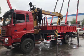 东风新疆底盘&nbsp;随车吊外观图片