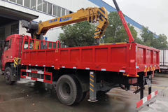 东风新疆 畅行D3L 180马力 4X2 5.2米随车吊(程力威牌) 东风新疆 畅行D3L 180马力 4X2 5.2米随车吊(程力威牌)