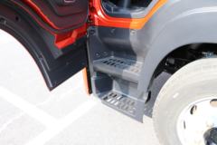 青岛解放 JK6中卡 220马力 4X2 6.75米栏板载货车(国六)(CA1180P28K1L4E6)