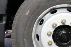 青岛解放 JK6中卡 220马力 4X2 6.75米栏板载货车(国六)(CA1180P28K1L4E6)