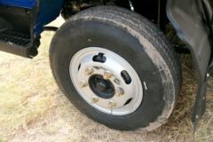 现代商用车 泓图500 130马力 4.165米单排厢式轻卡(CNJ5041XXYQDA33V)