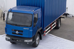 东风柳汽 乘龙609中卡 160马力 4X2 6.75米厢式载货车(LZ5165XXYRAP)