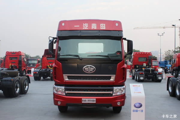 青岛解放 新大威重卡 336马力 6X2 牵引车(轻量化)(CA4226P2K15T3EA80)