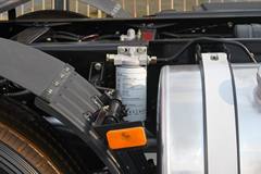 青岛解放 新悍威(J5M)重卡 280马力 6X2 牵引车(CA4227P1K2T3AEA82)