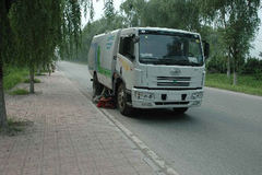 一汽解放 J5M 225马力 4X2 吸尘车(天路牌)(BTL5160TSL)
