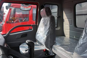 新大威&nbsp;自卸车驾驶室                                               图片