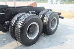 一汽解放 J6P重卡 390马力 8X4 8.8米LNG自卸车(CA3310P66L7T4E22M4)